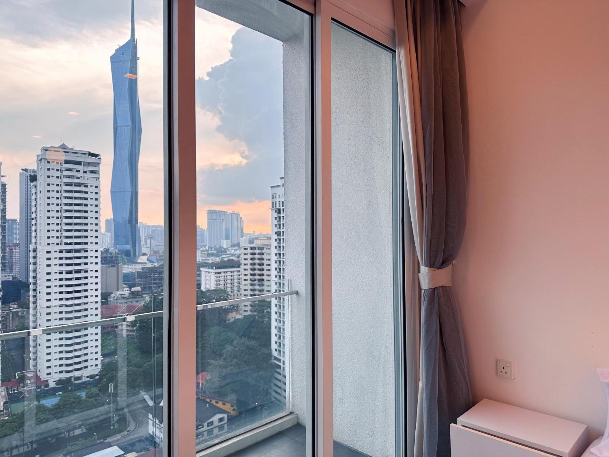 6Pax Suites Kl City Pavilion At Bukit Bintang Netflix & Wifi Kuala Lumpur Exterior foto